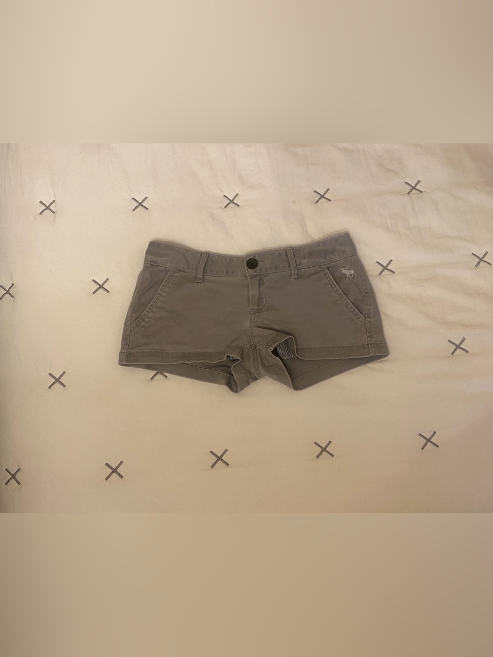 Vintage Abercrombie & Fitch Gray Women’s Low-Rise Jean Shorts